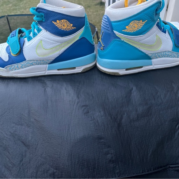 Jordan Legacy 312 size 7 youth - Picture 5 of 6